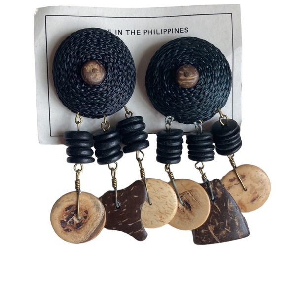 Hand made in Philippines necklace and earring set - Picture 2 of 4